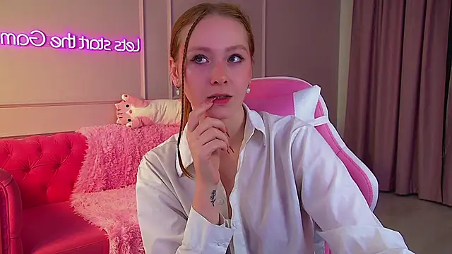 Snapshot of AgataFoxley chatting on October 1, 2025, 8:26 pm AgataFoxley online show from October 1, 2025, 8:26 pm