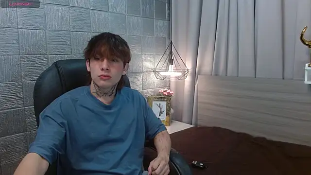 Snapshot of Iantwink18 chatting on September 26, 2025, 1:15 pm Iantwink18 online show from September 26, 2025, 1:15 pm