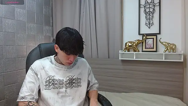 Iantwink18 online show from February 17, 2026, 12:29 am