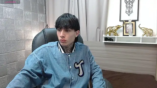 Iantwink18 online show from February 24, 2026, 7:34 pm