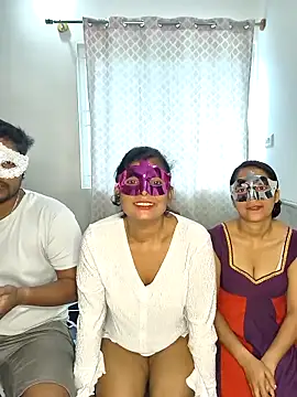 Family02 online show from October 29, 2025, 6:48 am