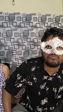 Family02 online show from November 24, 2025, 4:07 pm