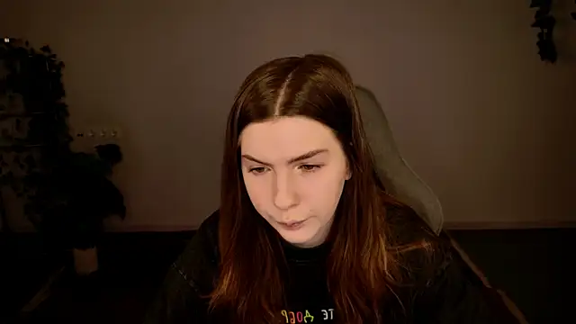 AliceCUNTach online show from December 20, 2025, 5:03 am