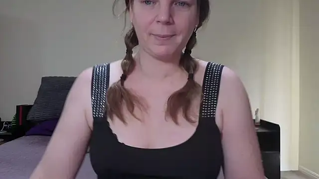 Snapshot of aussiepeaches chatting on February 10, 2026, 1:43 am aussiepeaches online show from February 10, 2026, 1:43 am