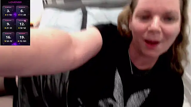 aussiepeaches online show from April 5, 2026, 11:29 am