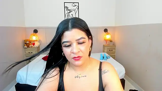 TianaGlow26 online show from November 13, 2025, 7:46 pm