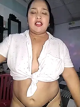 Angelly ricura online show from November 12, 2025, 3:01 pm