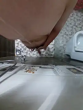 Snapshot of winter0cold_ chatting on October 7, 2025, 11:29 am winter0cold  online show from October 7, 2025, 11:29 am