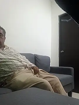 HomHot47 online show from October 14, 2025, 2:23 am