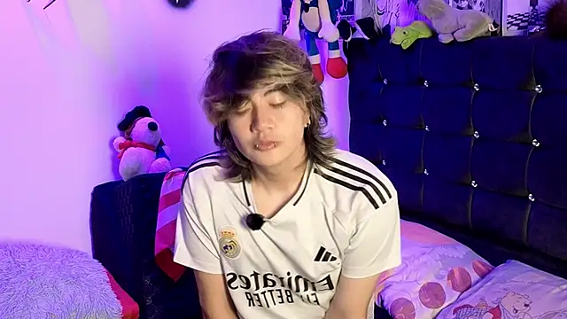 Snapshot of Vamps_Lovers chatting on March 31, 2026, 9:21 am Vamps Lovers online show from March 31, 2026, 9:21 am