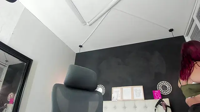 Eva hot 1 online show from December 4, 2025, 1:09 pm