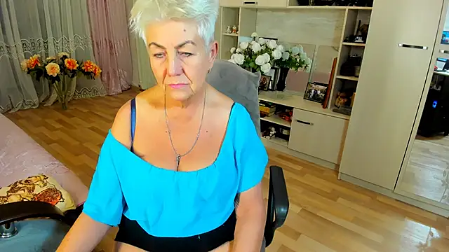 HotandMature online show from January 19, 2026, 2:32 pm