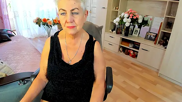 HotandMature online show from March 10, 2026, 12:54 pm