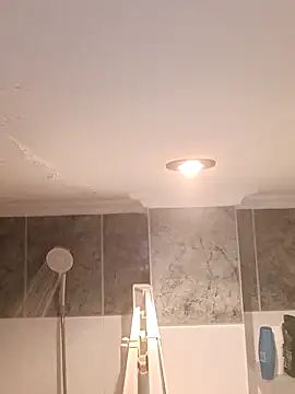 Hitman6911 online show from October 12, 2025, 3:22 pm