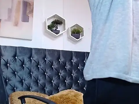 Snapshot of adrian_ray chatting on October 1, 2025, 6:25 pm adrian ray online show from October 1, 2025, 6:25 pm