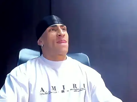 Snapshot of adrian_ray chatting on October 8, 2025, 6:27 pm adrian ray online show from October 8, 2025, 6:27 pm