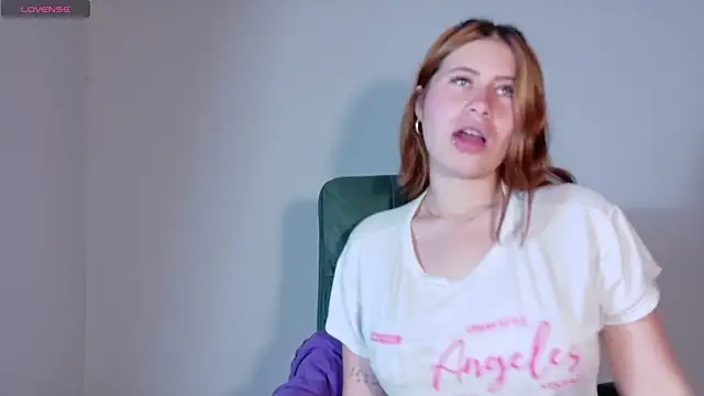 Snapshot of Olivia11_ chatting on November 7, 2025, 12:16 pm Olivia11 online show from November 7, 2025, 12:16 pm