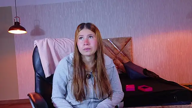 Snapshot of Olivia11_ chatting on November 12, 2025, 11:21 am Olivia11 online show from November 12, 2025, 11:21 am