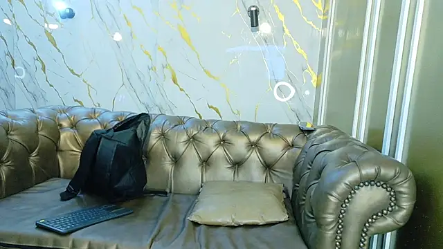 Snapshot of Olivia11_ chatting on December 23, 2025, 10:57 am Olivia11 online show from December 23, 2025, 10:57 am