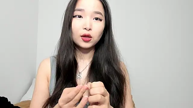 Soyun Mia online show from April 14, 2026, 1:39 pm