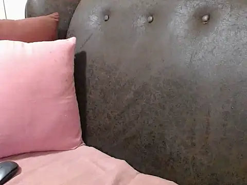 bustylaura4u online show from March 19, 2026, 8:57 pm