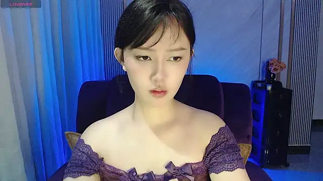 Snapshot of Eoov chatting on September 24, 2025, 12:30 pm Eoov online show from September 24, 2025, 12:30 pm