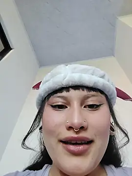 Eva Clark01 online show from October 24, 2025, 1:18 pm