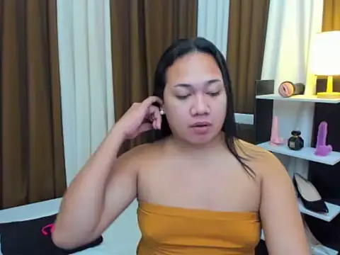 Snapshot of TsUncutKaren chatting on October 22, 2025, 8:30 pm TsUncutKaren online show from October 22, 2025, 8:30 pm