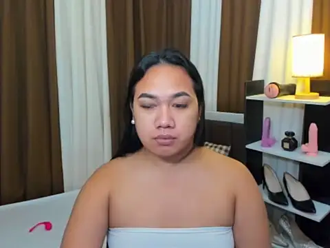 Snapshot of TsUncutKaren chatting on October 26, 2025, 8:26 pm TsUncutKaren online show from October 26, 2025, 8:26 pm