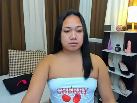 Snapshot of TsUncutKaren chatting on October 28, 2025, 8:33 pm TsUncutKaren online show from October 28, 2025, 8:33 pm