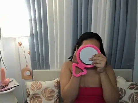 Snapshot of TsUncutKaren chatting on November 8, 2025, 4:40 pm TsUncutKaren online show from November 8, 2025, 4:40 pm