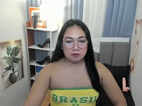 Snapshot of TsUncutKaren chatting on December 2, 2025, 4:46 pm TsUncutKaren online show from December 2, 2025, 4:46 pm