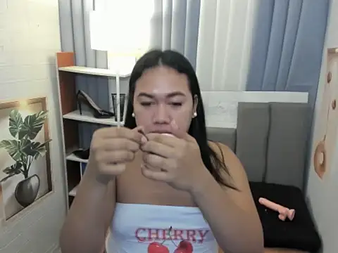 Snapshot of TsUncutKaren chatting on December 4, 2025, 4:59 pm TsUncutKaren online show from December 4, 2025, 4:59 pm