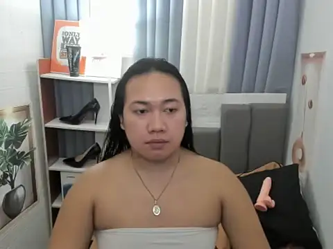 Snapshot of TsUncutKaren chatting on December 16, 2025, 5:07 pm TsUncutKaren online show from December 16, 2025, 5:07 pm