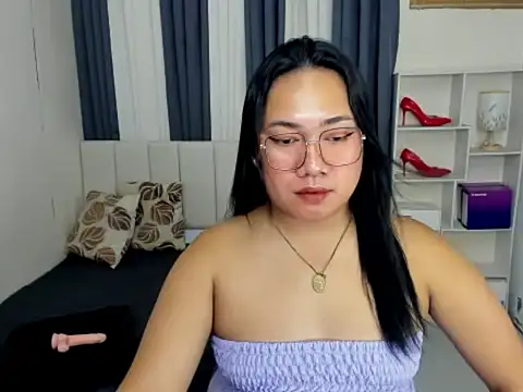 Snapshot of TsUncutKaren chatting on January 11, 2026, 5:01 am TsUncutKaren online show from January 11, 2026, 5:01 am