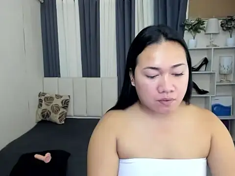 Snapshot of TsUncutKaren chatting on February 10, 2026, 6:06 am TsUncutKaren online show from February 10, 2026, 6:06 am