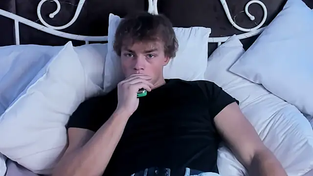 ChaseMuscular online show from September 28, 2025, 10:31 am