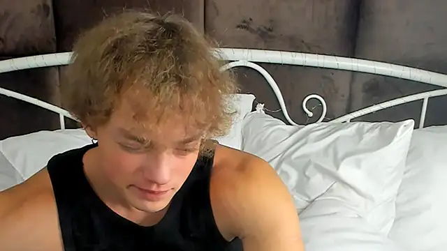 ChaseMuscular online show from October 14, 2025, 3:24 pm