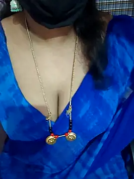 luci-queen online show from May 25, 2026, 8:09 am