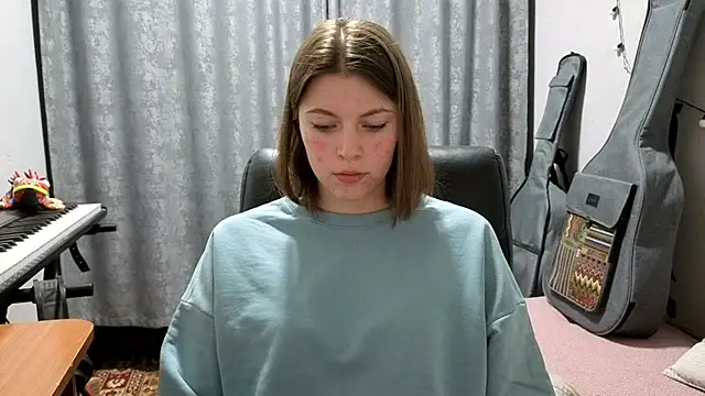 CutieAnny online show from May 23, 2026, 9:08 pm
