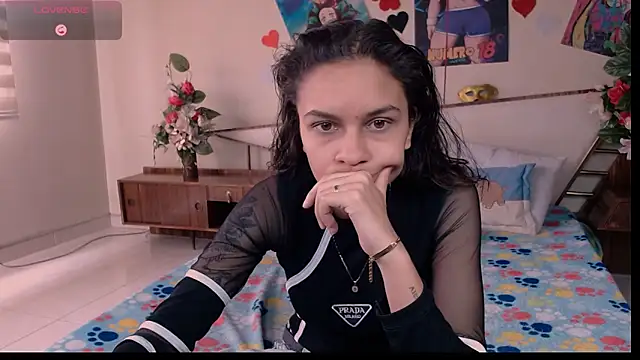 Skylovershot online show from October 16, 2025, 3:57 pm