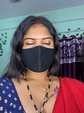 Snapshot of V-Hot-Sweti chatting on September 9, 2025, 3:33 pm V-Hot-Sweti online show from September 9, 2025, 3:33 pm