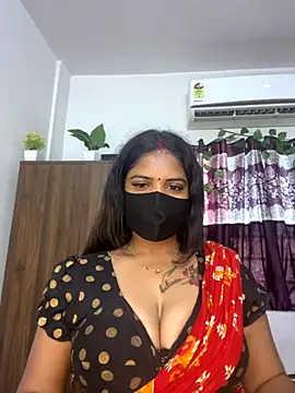Snapshot of V-Hot-Sweti chatting on October 4, 2025, 8:45 am V-Hot-Sweti online show from October 4, 2025, 8:45 am