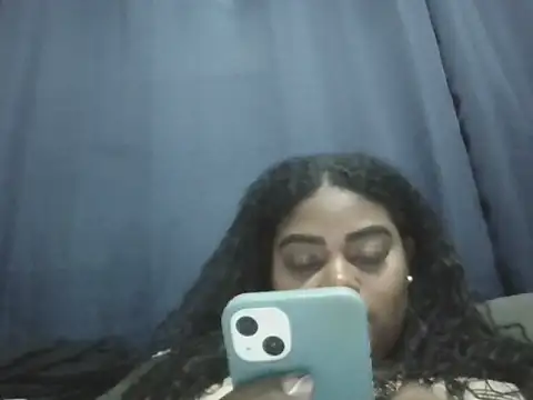 Snapshot of LunaSthena chatting on September 25, 2025, 11:08 pm LunaSthena online show from September 25, 2025, 11:08 pm