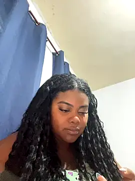 Snapshot of LunaSthena chatting on October 18, 2025, 1:52 am LunaSthena online show from October 18, 2025, 1:52 am