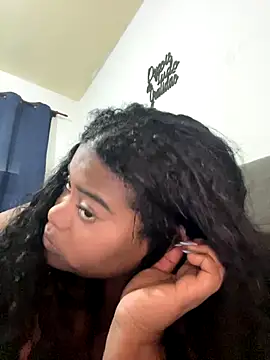 Snapshot of LunaSthena chatting on October 24, 2025, 10:50 pm LunaSthena online show from October 24, 2025, 10:50 pm