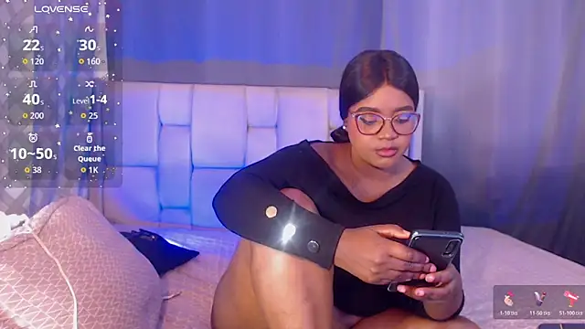 Snapshot of Mimi_Gil chatting on March 3, 2026, 11:43 pm Mimi Gil online show from March 3, 2026, 11:43 pm