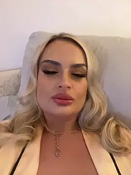 Seductive-SkyeXXX online show from October 11, 2025, 5:11 pm