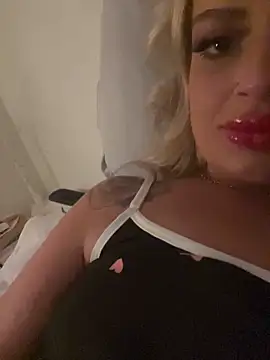 Seductive-SkyeXXX online show from October 12, 2025, 5:39 am