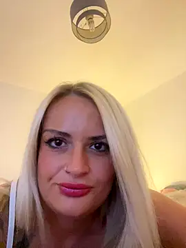 Seductive-SkyeXXX online show from October 23, 2025, 10:08 pm